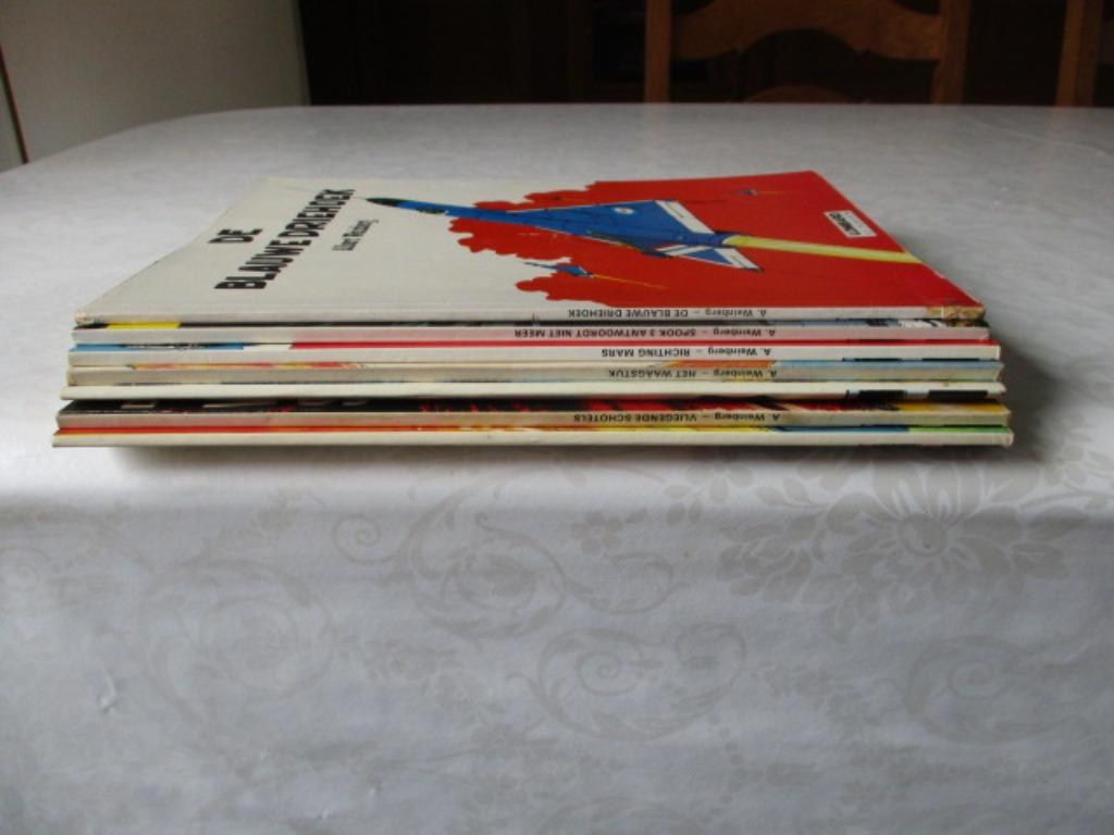 de blauwe driehoek , 7 stuks, Boeken, Stripverhalen, Zo goed als nieuw, Meerdere stripboeken, Ophalen of Verzenden