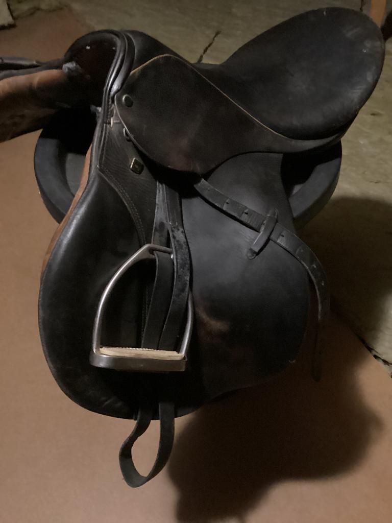 Paardenzadel STUBBEN, Dieren en Toebehoren, Paarden en Pony's | Zadels, Ophalen of Verzenden, Gebruikt, Springen