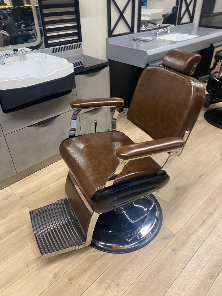 Barbierstoel herenstoel bruin old luxe kapper kapsalon, Enlèvement ou Envoi, Neuf, Brun, Autres types