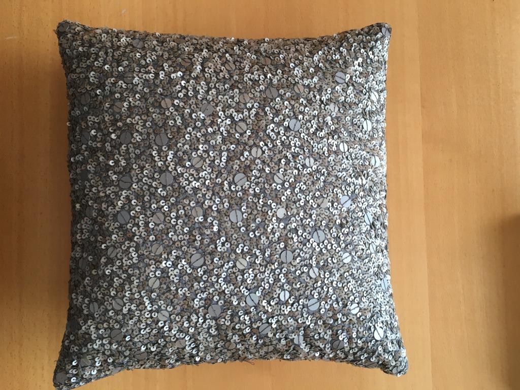 Zilverkleurig kussentje met pailletten, 30 x 30 cm, Enlèvement ou Envoi, Neuf, Gris, Carré