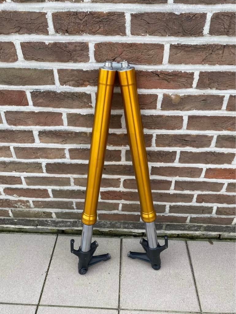 Yamaha MT09 veerpoten, Ophalen