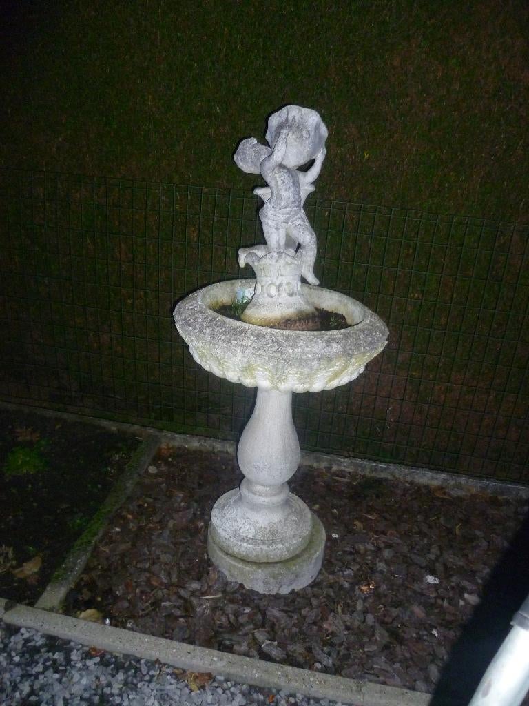 STENEN TUIN FONTEIN, Enlèvement