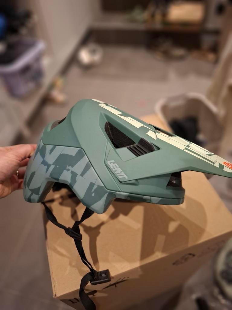 Mtb helm leatt, Fietsen en Brommers, Fietsaccessoires | Fietshelmen, Ophalen