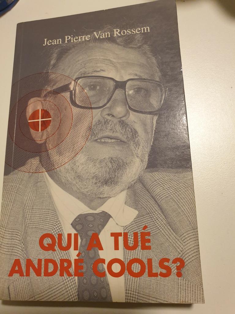 QUI EST ANDRE COOLS de Jean Pierre Van Rossem, Enlèvement ou Envoi, Comme neuf