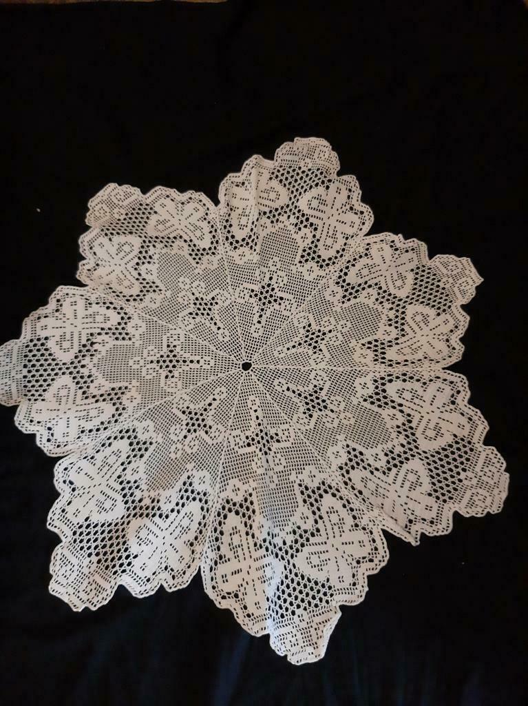 Très belle nappe ronde fait à la main, Enlèvement