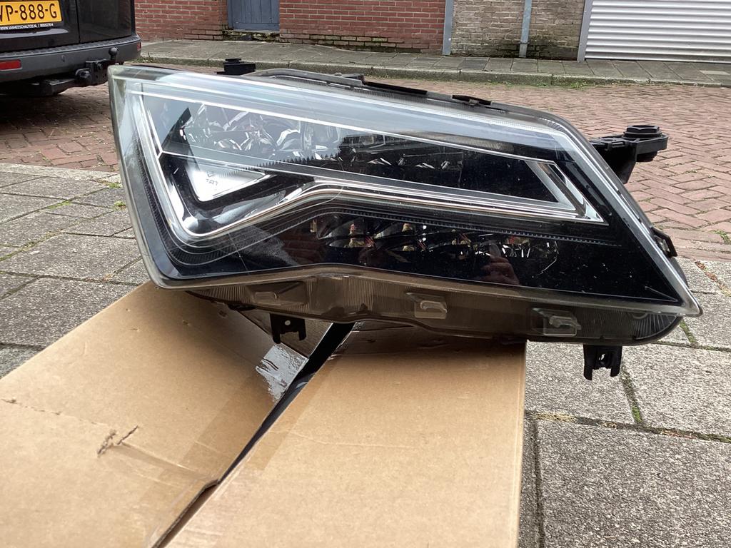 Phare LED droit Seat Ateca 576941008B, Autos : Pièces & Accessoires, Enlèvement, Seat