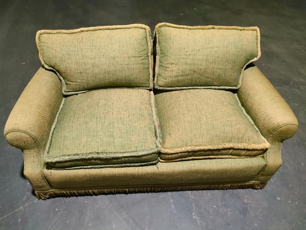 Olijfgroene vintage 2-zitsbank 157 cm, Huis en Inrichting, Zetels | Zetels, Gebruikt, Tweepersoons, 150 tot 200 cm, 75 tot 100 cm