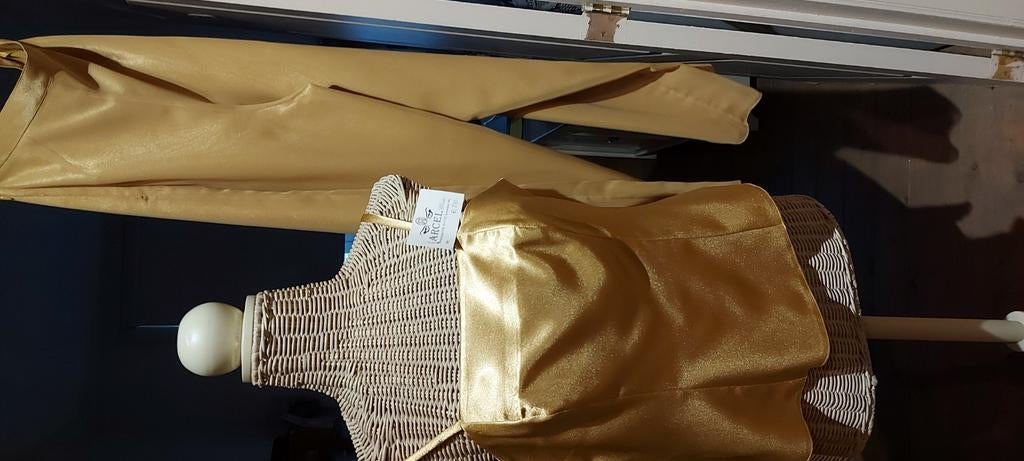 Top et pantalon. Ensemble doré pour mariage... fête... onge, Vêtements | Femmes, Enlèvement ou Envoi, Neuf