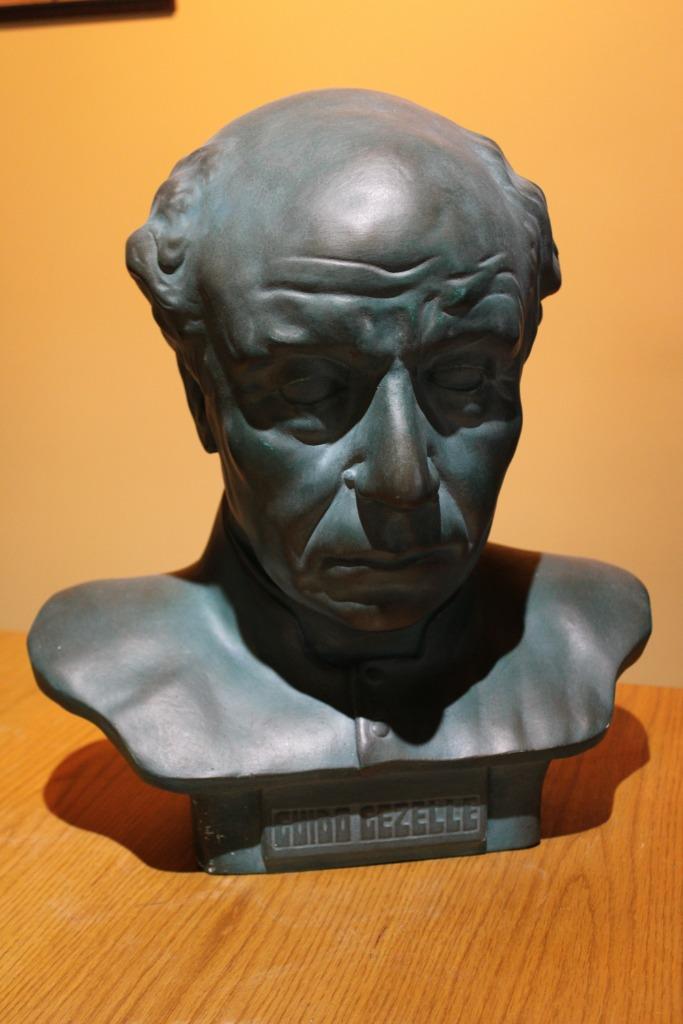 zeldzame buste van Guido Gezelle in gips plaaster, Enlèvement