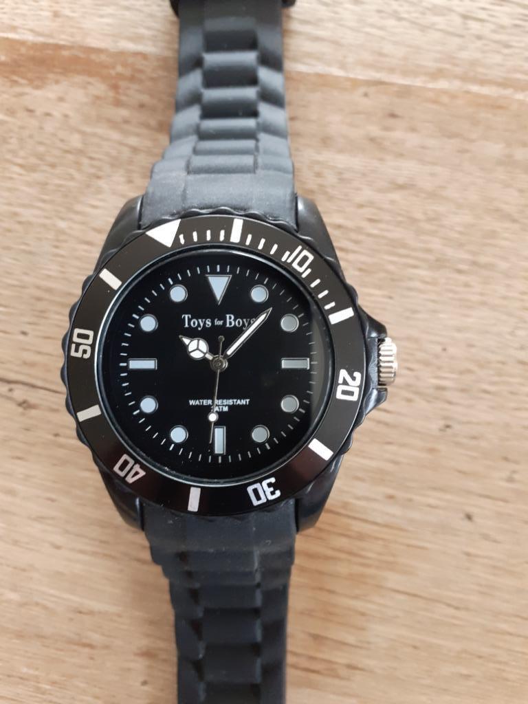 Montre pour homme Toys for Boys, Bijoux, Sacs & Beauté, Montres | Hommes, Autres marques, Enlèvement ou Envoi, Synthétique, Autres matériaux