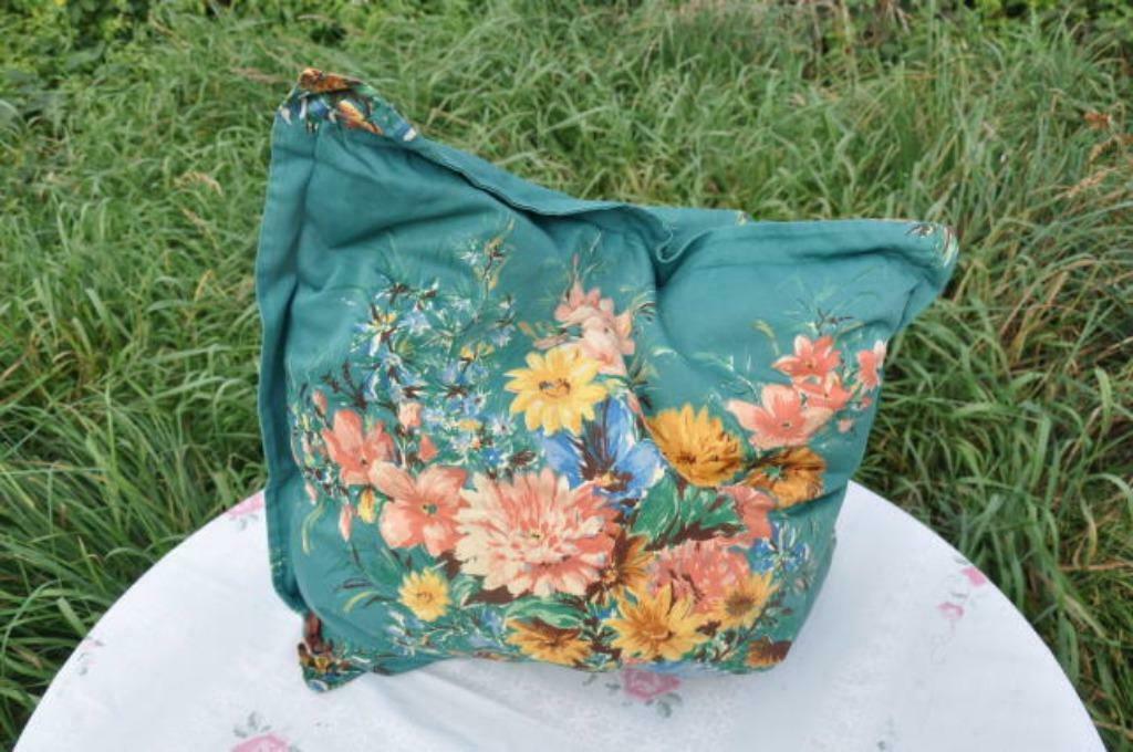 §  grand coussin ancien tissu fleuri, Enlèvement ou Envoi