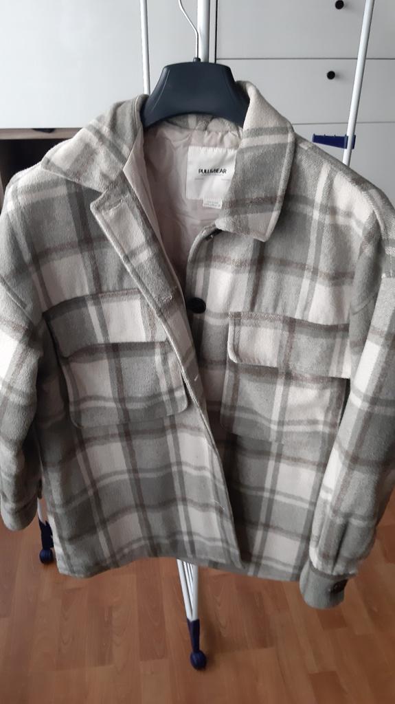 Tussenseizoen vest van Pull and Bear, M, Enlèvement ou Envoi, Taille 38/40 (M), Beige