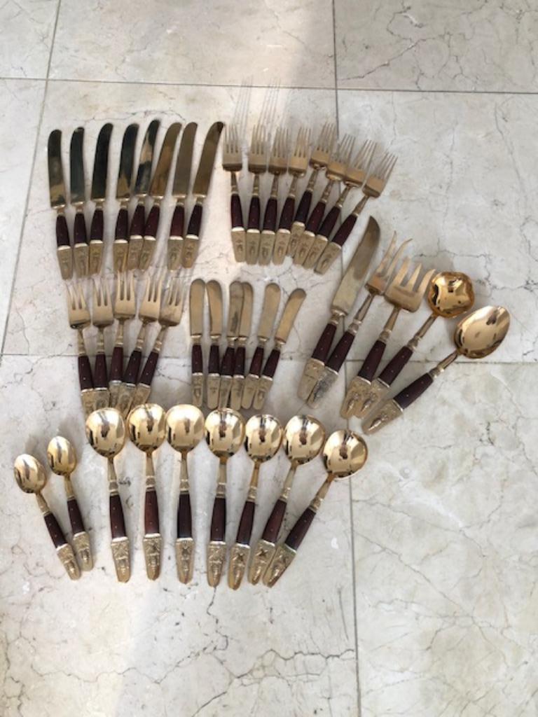 thais bestek brons, Ophalen, Brons