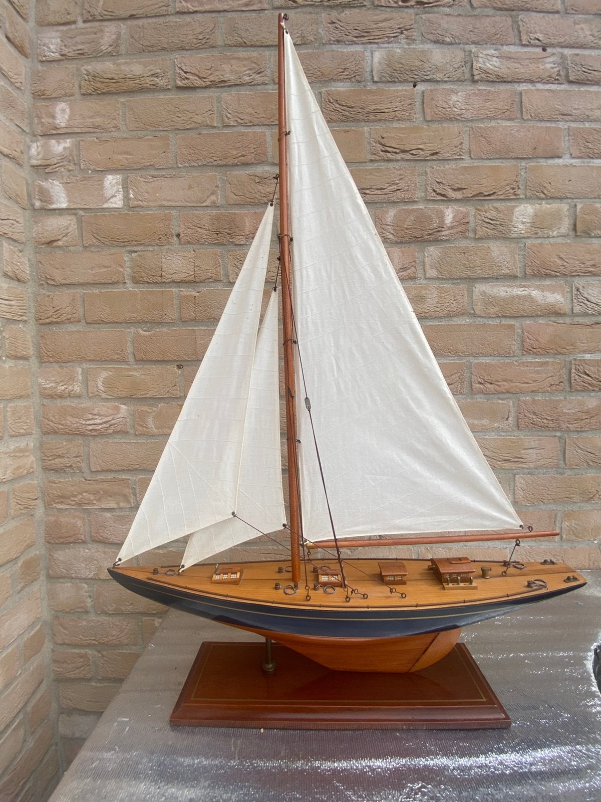 Maquette du voilier de classe J H90 L60, Hobby & Loisirs créatifs, Modélisme | Bateaux & Navires, Enlèvement, Comme neuf