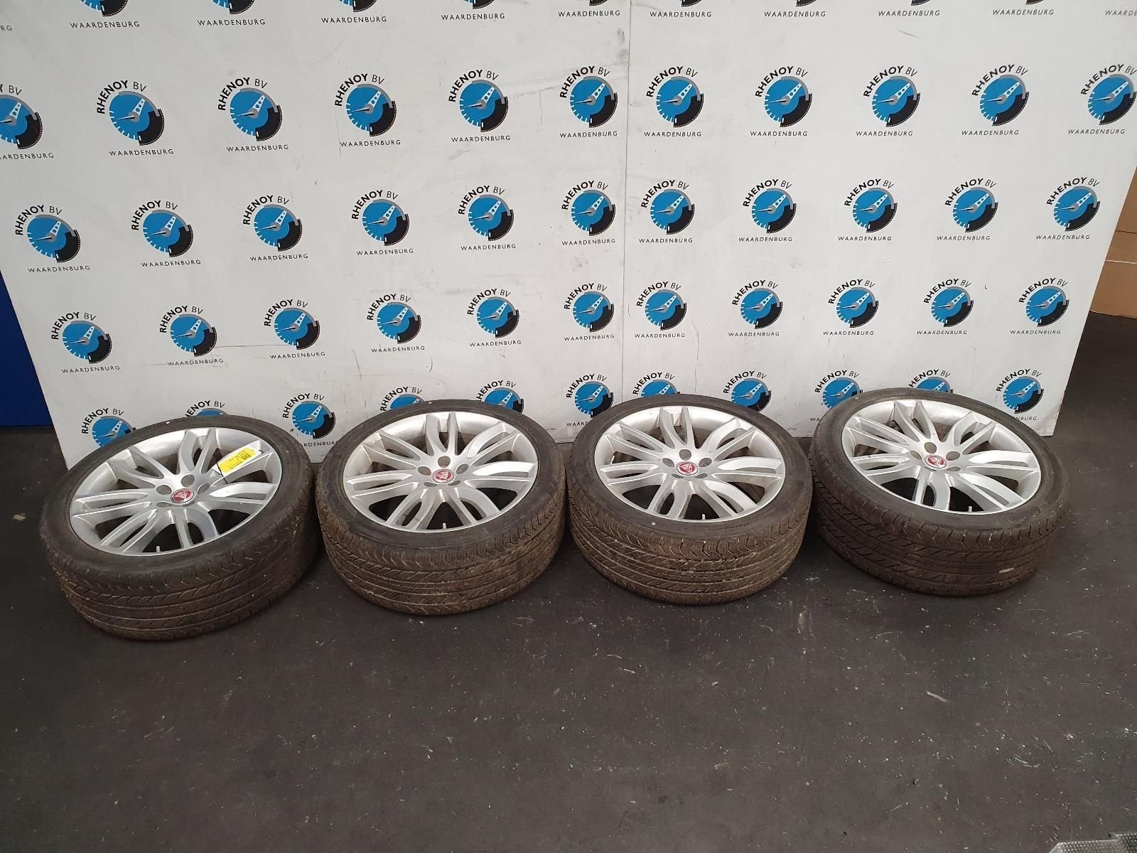 Jaguar XF Zomerset 245/40 19 Continental + sensoren, Auto-onderdelen, 19 inch, -, -, Banden en Velgen