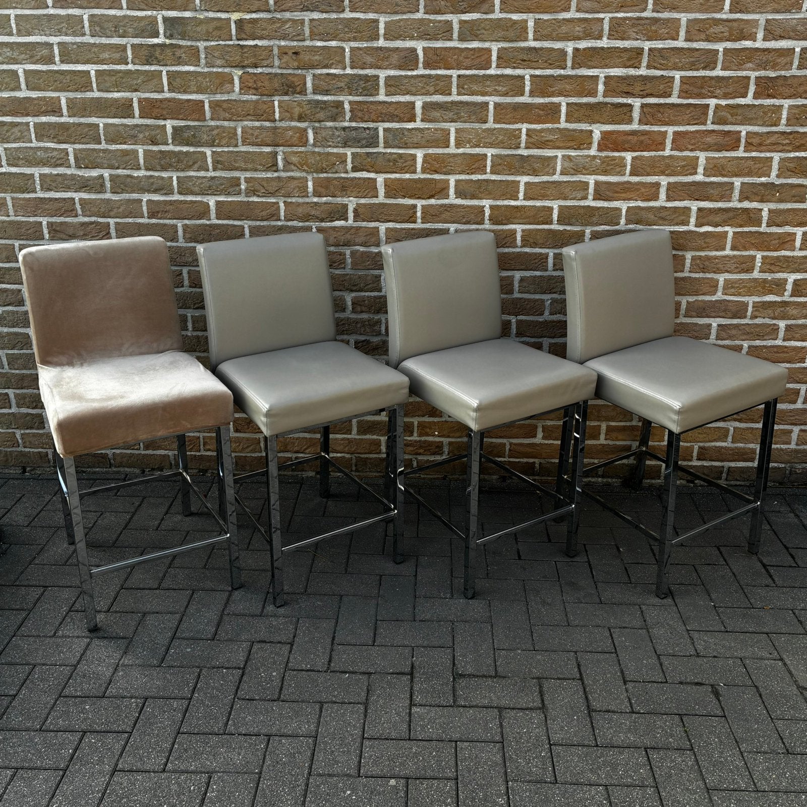4 chaises de cuisine hautes, Maison & Meubles, Enlèvement, Comme neuf, Brun, Quatre