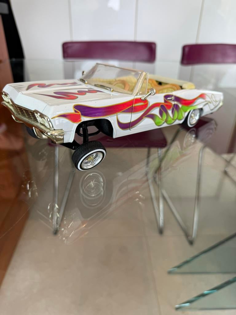 Hot Wheels Chevy Impala Custom Lorider uit 1965 1:18, Ophalen of Verzenden, Zo goed als nieuw, Hot Wheels