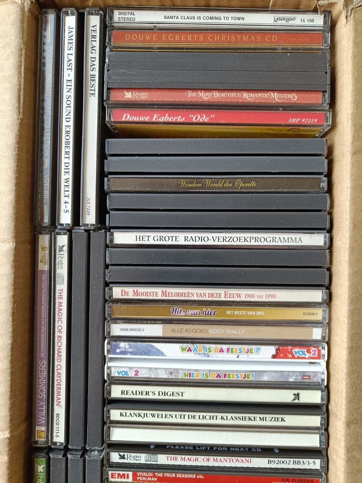 Plus de 65 CD de musique de tous genres, Enlèvement