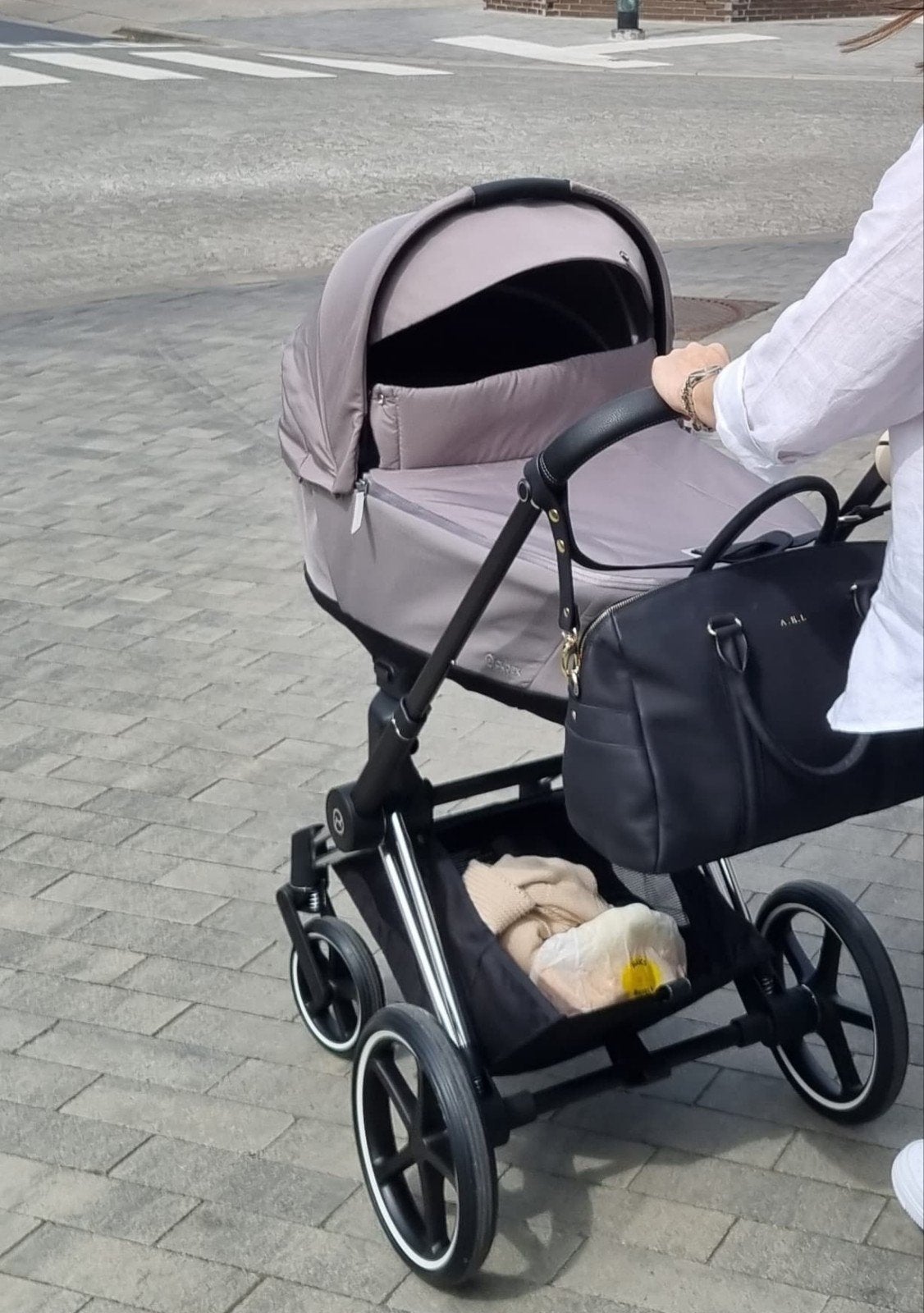 Porte-modèle Cybex Priam, Enlèvement