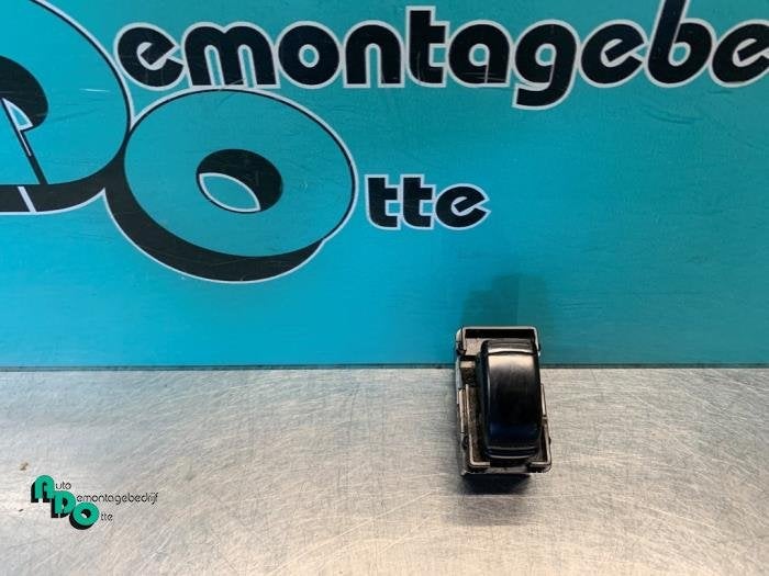 Commutateur vitre électrique d'un Chevrolet Lacetti (Lacett, -, 3 mois de garantie, Utilisé, -
