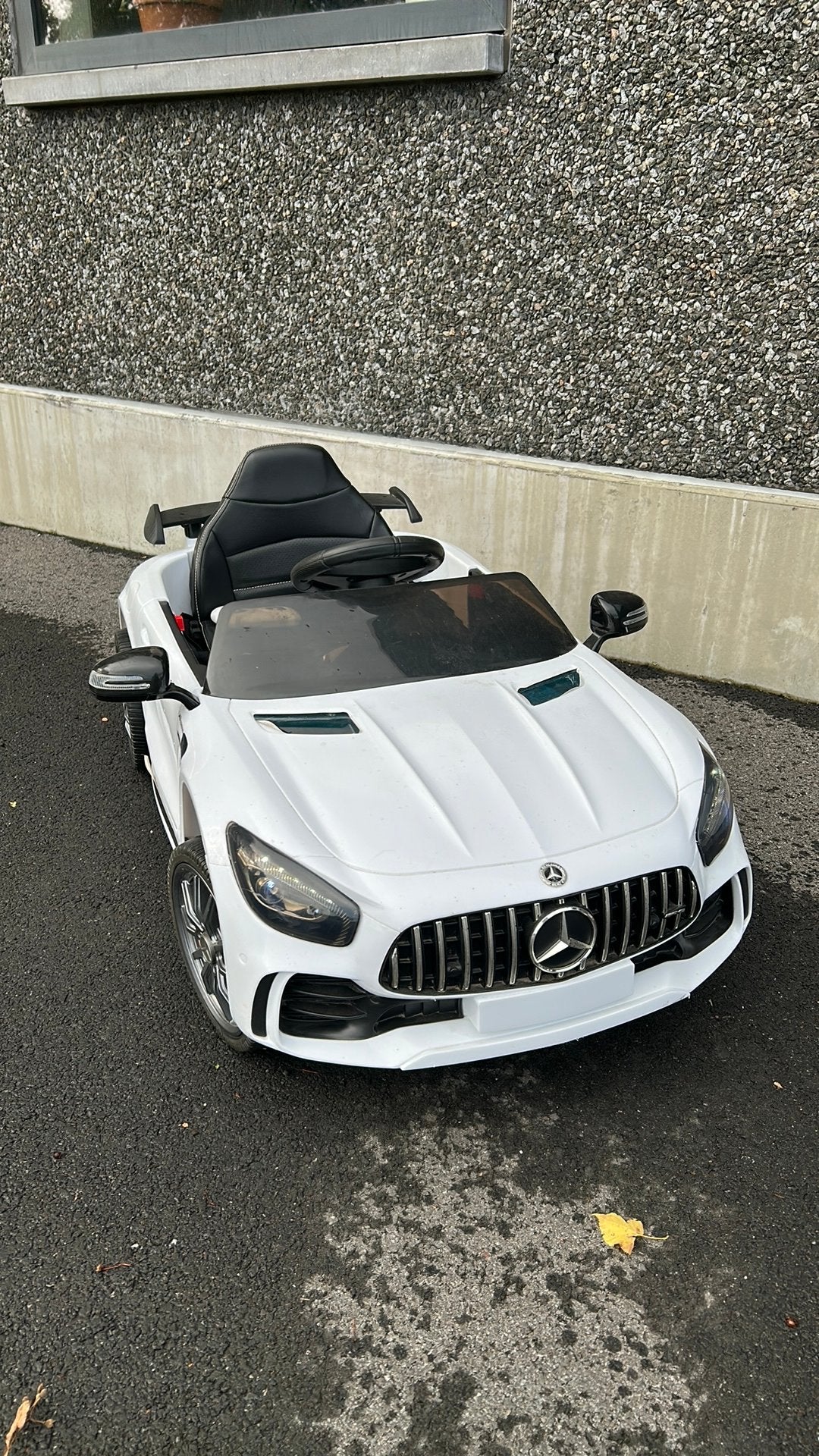 Elektrische kinderauto Mercedes, Zo goed als nieuw