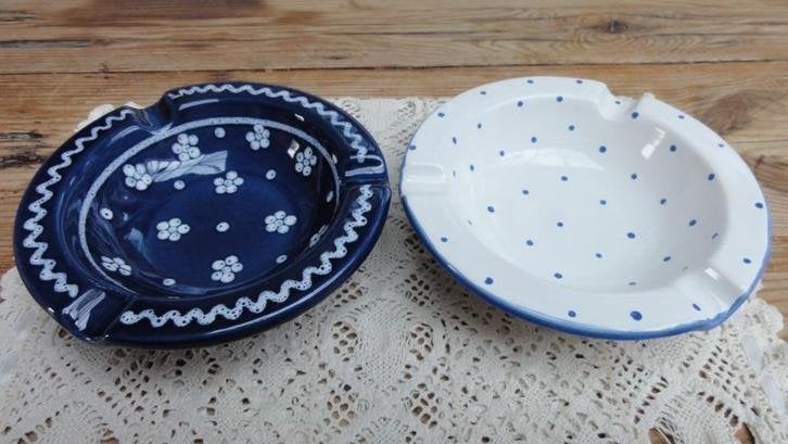 SALE 2 Vintage Oostenrijkse GMundner asbakken blauw /wit, Antiek en Kunst, Ophalen of Verzenden