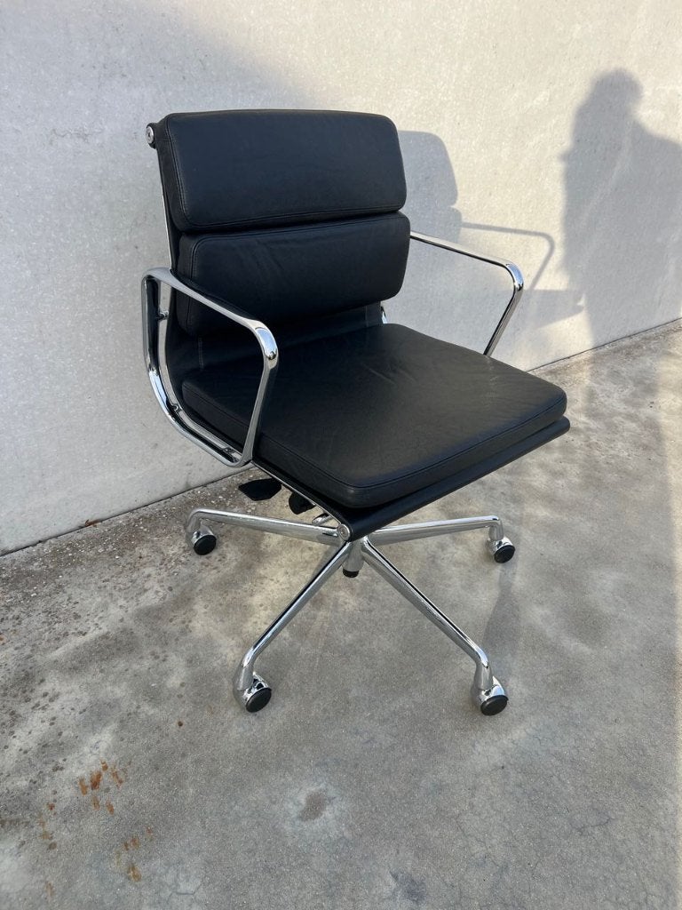 Vitra Eames EA217 lederen bureaustoel, Ophalen of Verzenden, Zo goed als nieuw, Zwart, Bureaustoel