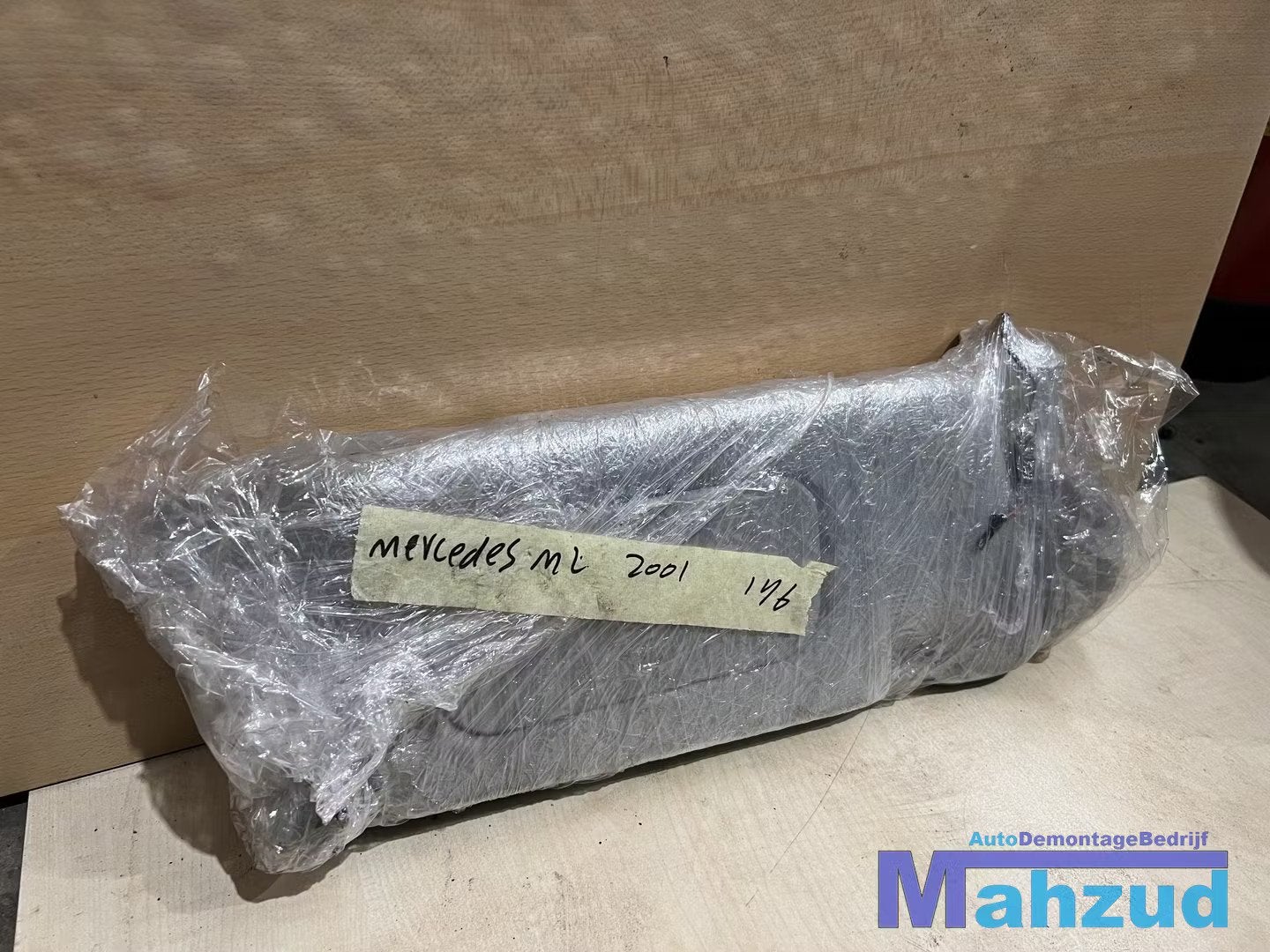 MERCEDES ML W163 grijs zonneklep set links rechts 1998-2005, Gebruikt, Mercedes-Benz AG, Mercedes-Benz, Mercedesstrasse 120
70372  Stuttgart, DE