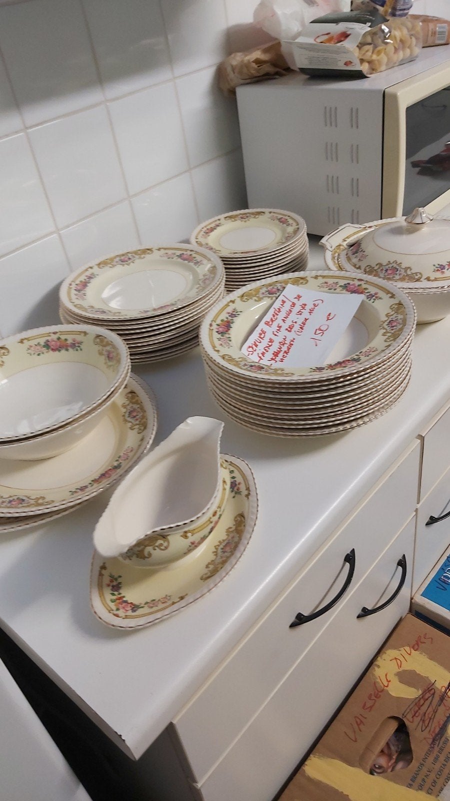 AVIS AUX  BROCANTEURS ETC, Enlèvement