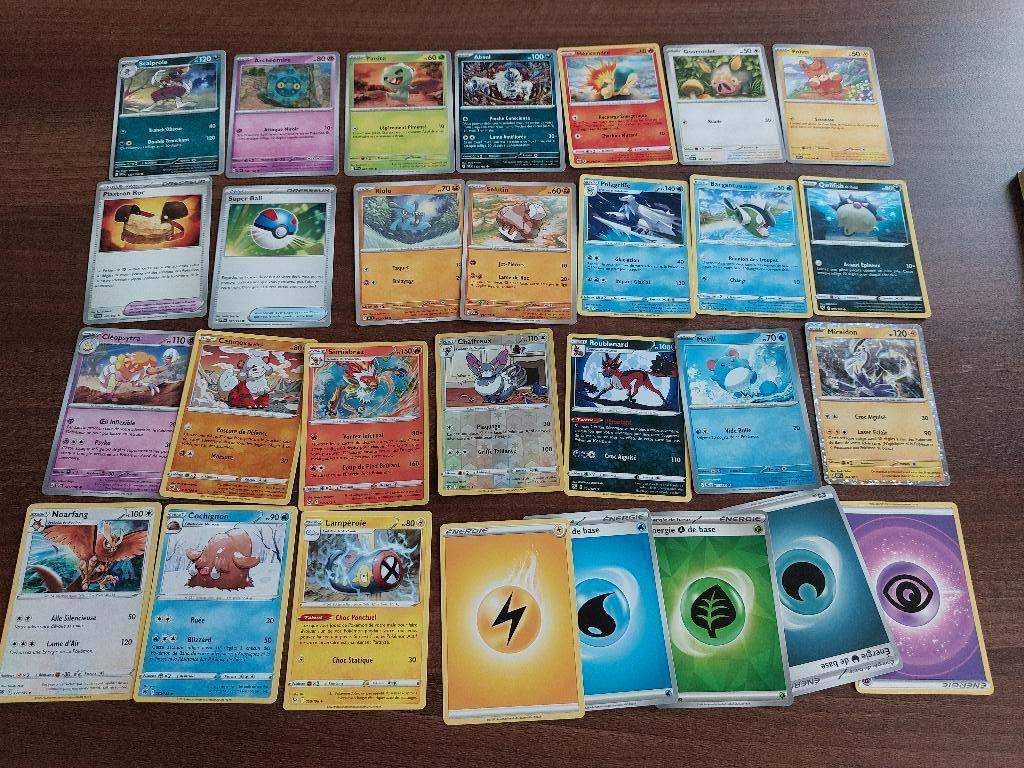 Lot de 405 cartes POKEMON + boite et figurines, Enlèvement ou Envoi, Comme neuf, Cartes en vrac