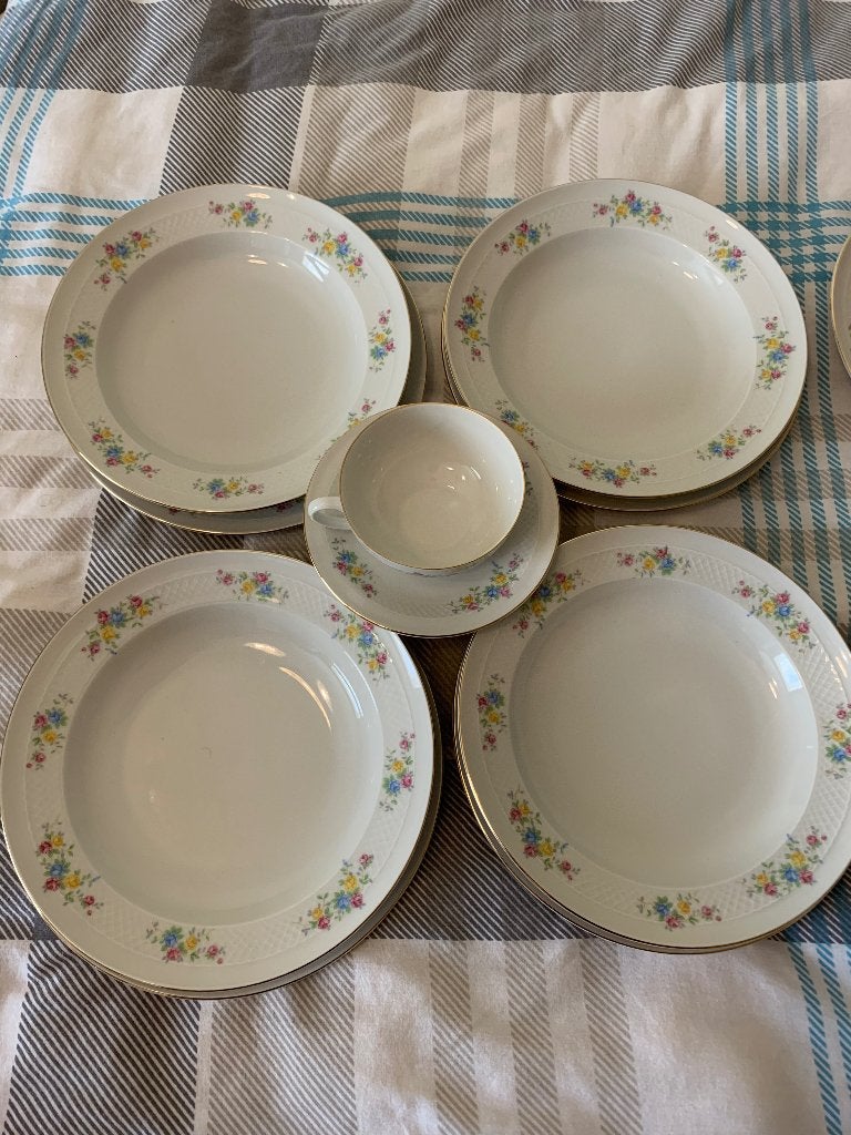 Assiette neuf Bavaria 36 pièces, Enlèvement