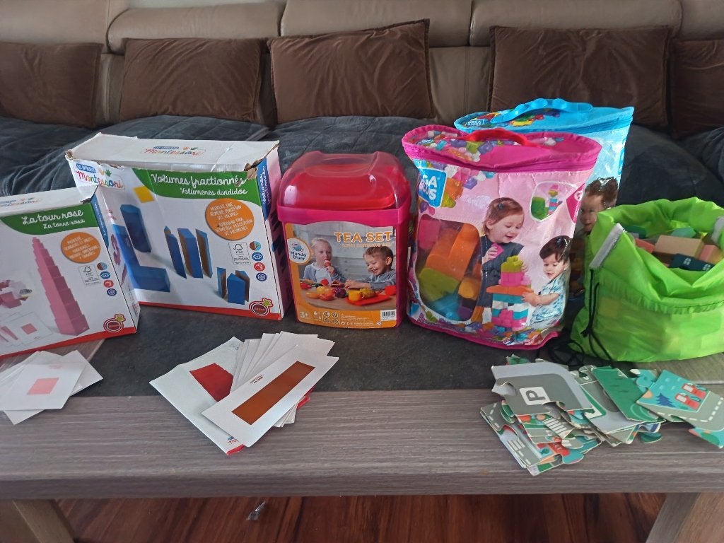 Verchillende blokjes, Ophalen, Meer dan 50 stukjes, Zo goed als nieuw, Van hout