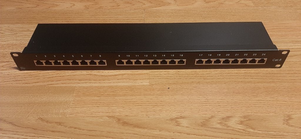 24 port Cat6 patch panel vertical punchdown, Computers en Software, Ophalen of Verzenden, Zo goed als nieuw