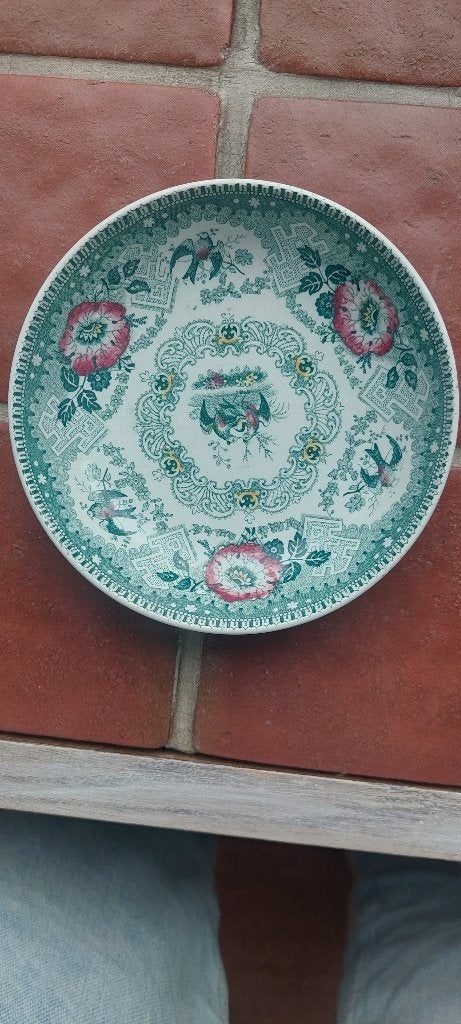 Assiette et bols Wedgwood & Co, Enlèvement