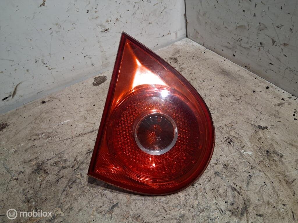 Achterlicht LBinnen Vw Golf V 1.6 ('03-'08) 1K6945093E, Enlèvement ou Envoi, Volkswagen, Utilisé, Volkswagen