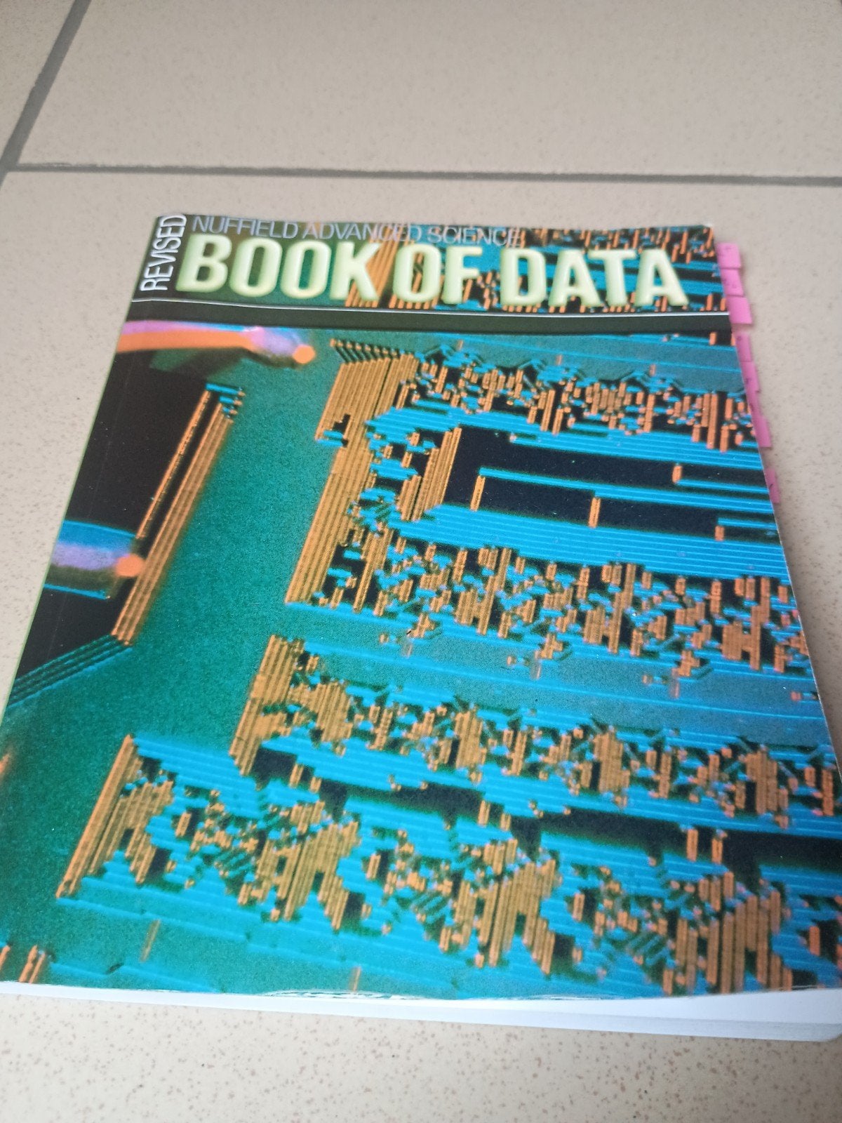 Book of data, Ophalen, Zo goed als nieuw, Hoger Onderwijs, Nuffield Advanced Science