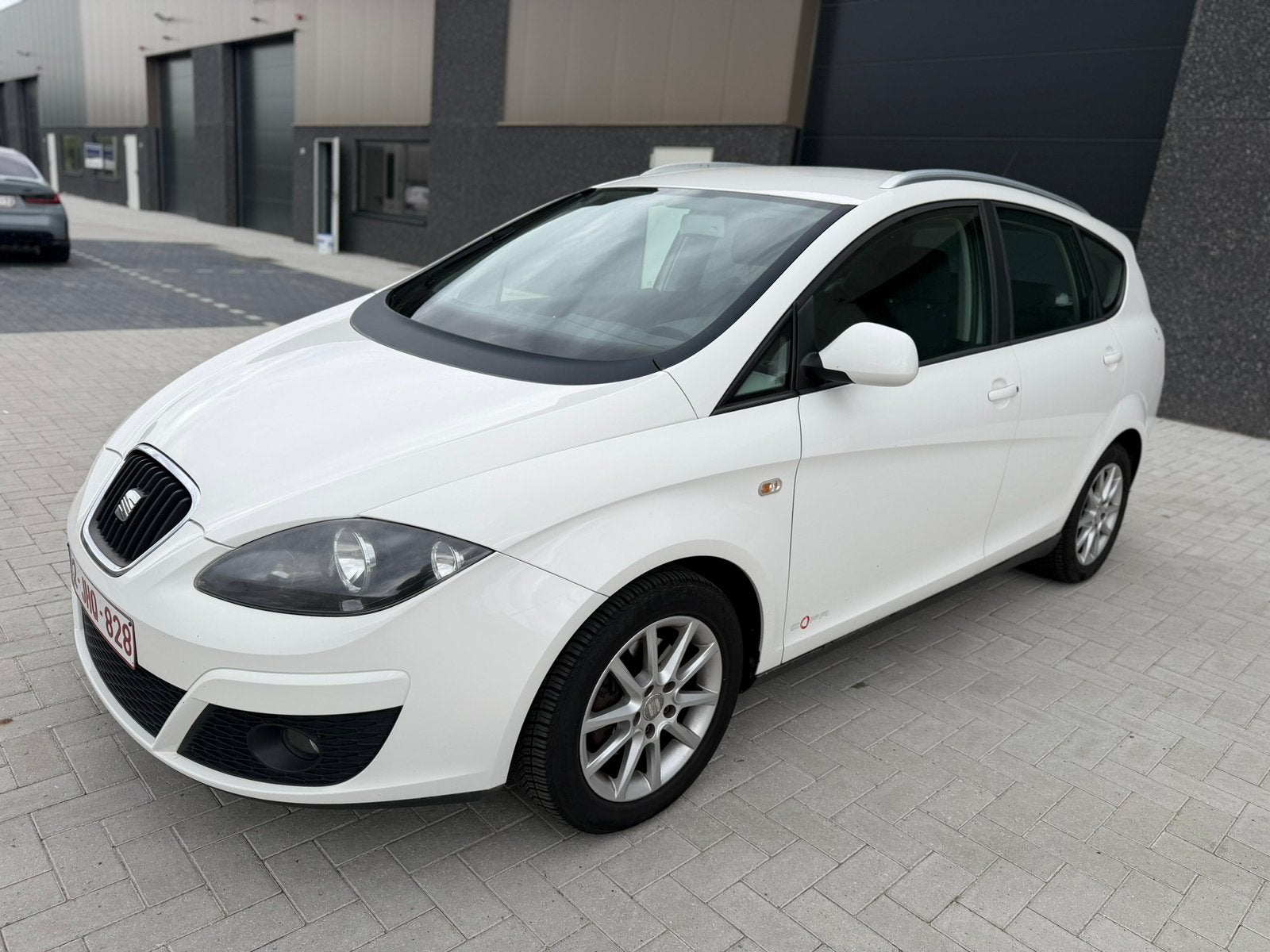 Seat Altea XL 1.6 Tdi Automaat!! 2011 euro 5, Auto's, Euro 5, Zwart, 4 cilinders, Altea XL