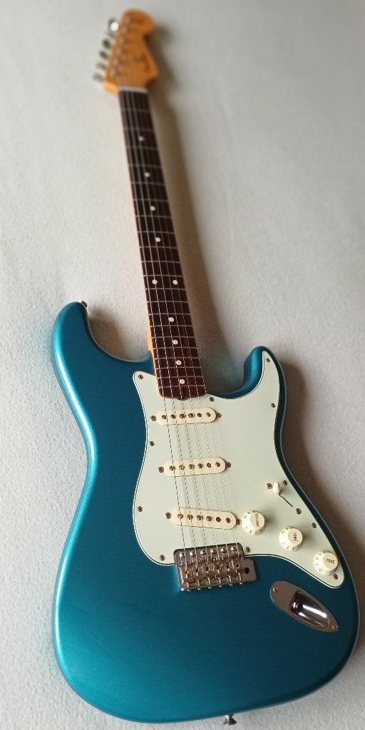 Fender Stratocaster Classic 62 Lake Placid BlUE, Muziek en Instrumenten, Snaarinstrumenten | Gitaren | Elektrisch, Ophalen, Zo goed als nieuw