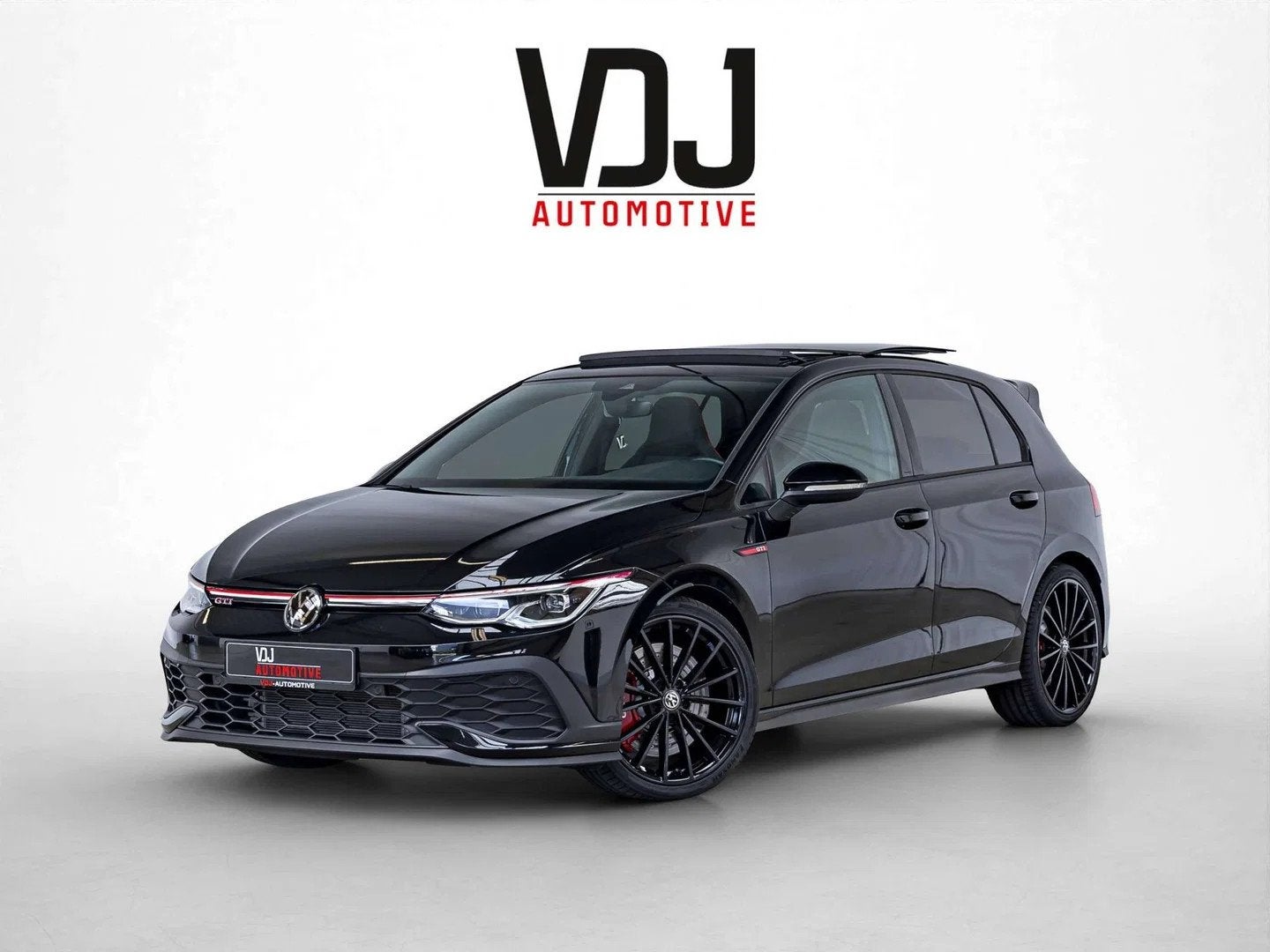 Volkswagen Golf GTI CLUBSPORT|AKRAPOVIC|PANO|IQLIGHTS|ALCANT, Automaat, Gebruikt, Zwart, 1984 cc