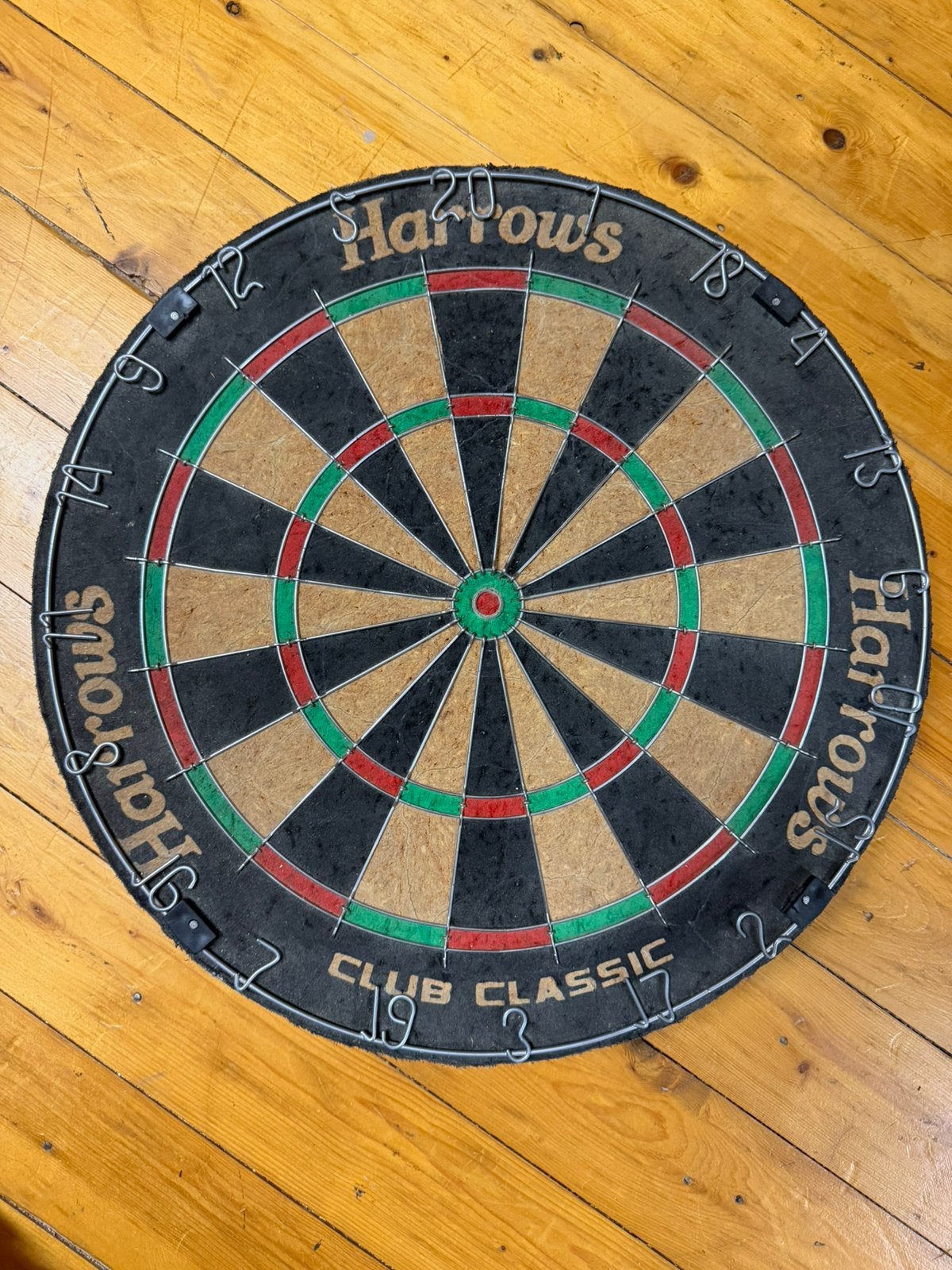 Dartsbord en pijltjes, Ophalen, Gebruikt