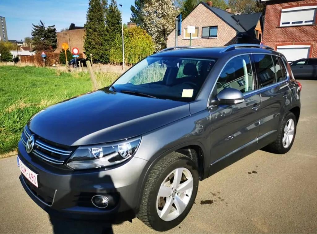 Volkswagen Tiguan 09/2013, Autos, Volkswagen, Particulier, Tiguan, Essence, Euro 5, 5 portes, Boîte manuelle, Argent ou Gris, Gris