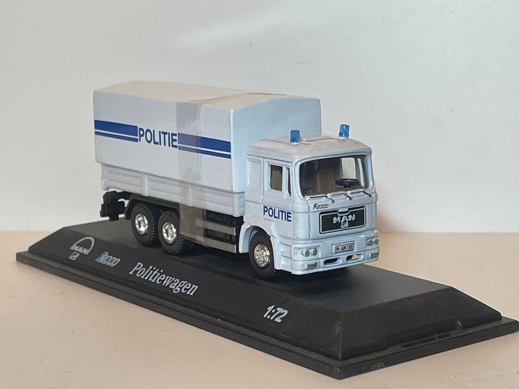 MAN F2000 Politie schaal 1:72, Enlèvement ou Envoi, Comme neuf, Bus ou Camion