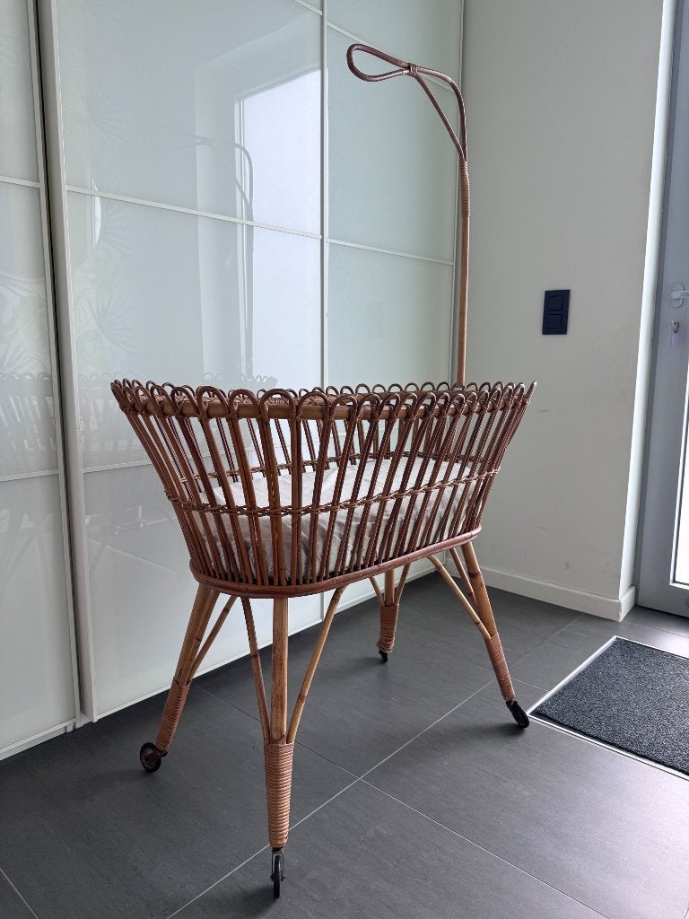 Vintage rotan wieg met matras, Ophalen, Zo goed als nieuw, Wieg