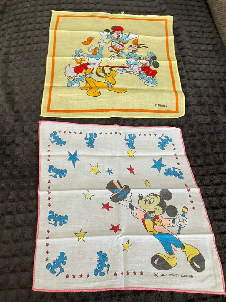 Lot de 2 mouchoirs Disney Mickey Donald Pluto, Enlèvement ou Envoi
