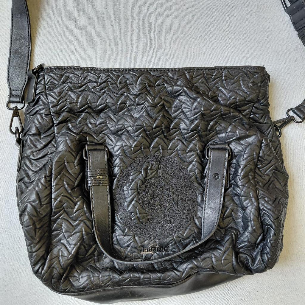 Sac à main Desigual noir, Enlèvement, Comme neuf, Noir, Sac à main
