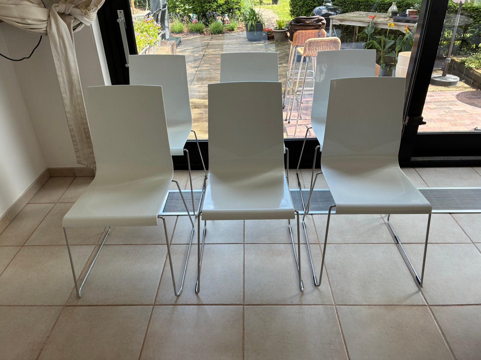 Set van 6 stijlvolle designstoelen, Huis en Inrichting, Stoelen, Zo goed als nieuw, Kunststof, Wit, Ophalen