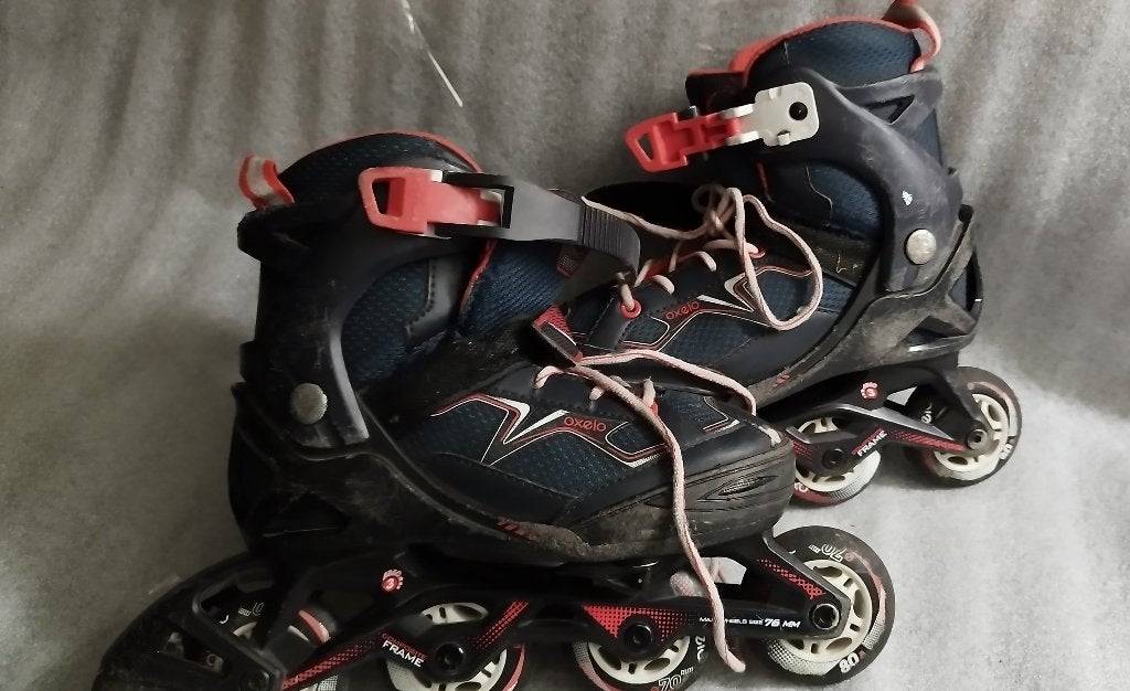 rolschaatsen met helmen. 32-35, Kinderen en Baby's, Ophalen of Verzenden, Kinderen
