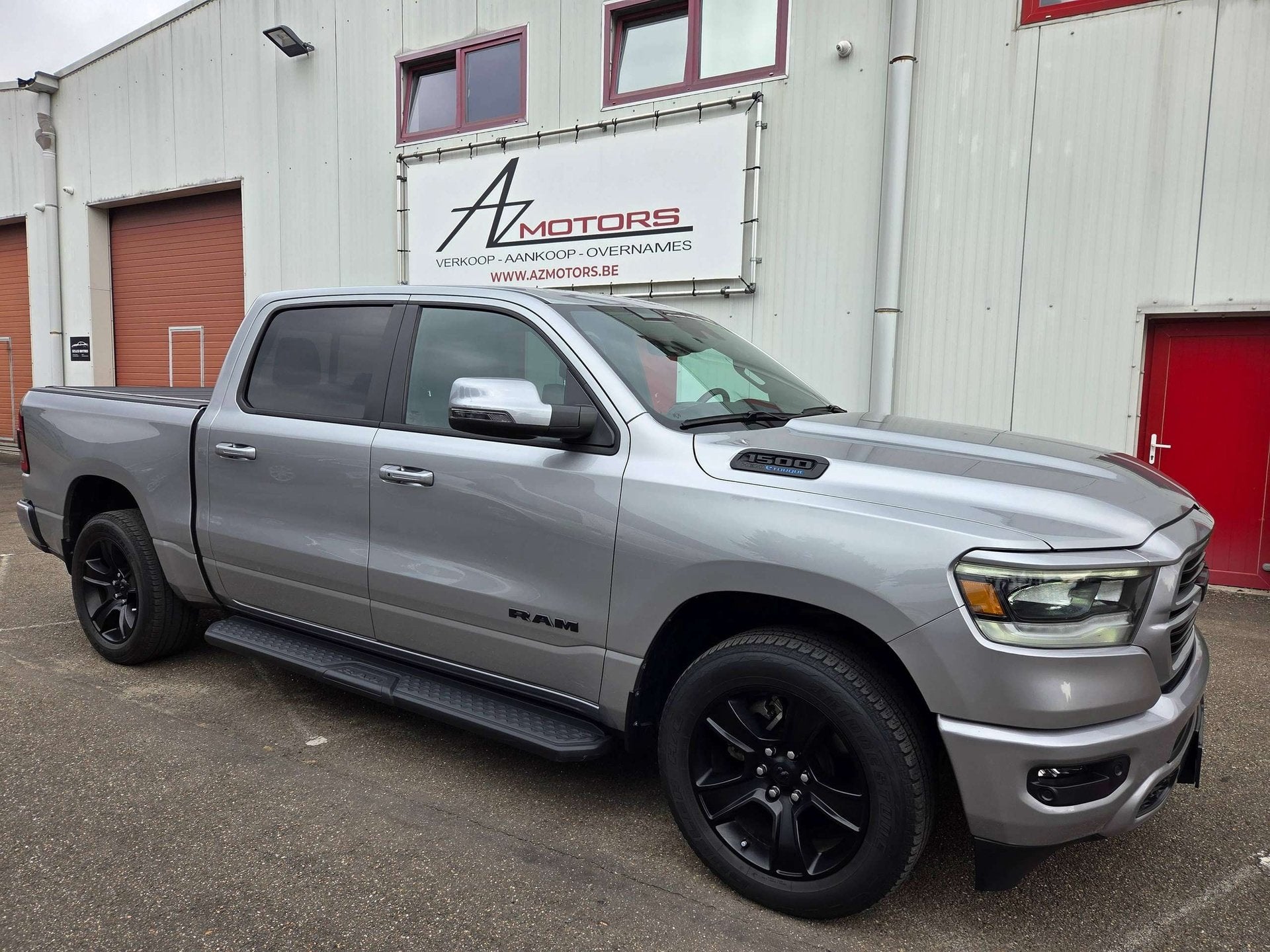 Dodge Ram 5.7L V8 HEMI RAM 1500 Sport LPG/Pano/Keyless/Incl, Autos, Dodge, Argent ou Gris, Achat, 2535 kg, Noir