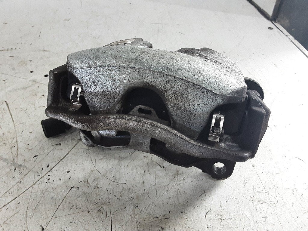 REMKLAUW RECHTS VOOR Golf VIII (CD1) (5WA615106CF), Gebruikt, Volkswagen, Volkswagen AG, Kundenbetreuung@volkswagen.de
