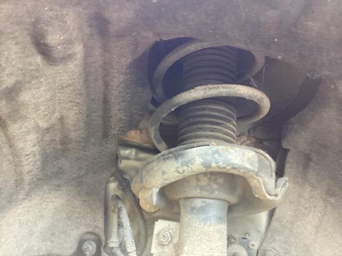 Amortisseur avant droit d'un Volvo V40, -, 3 mois de garantie, -, -